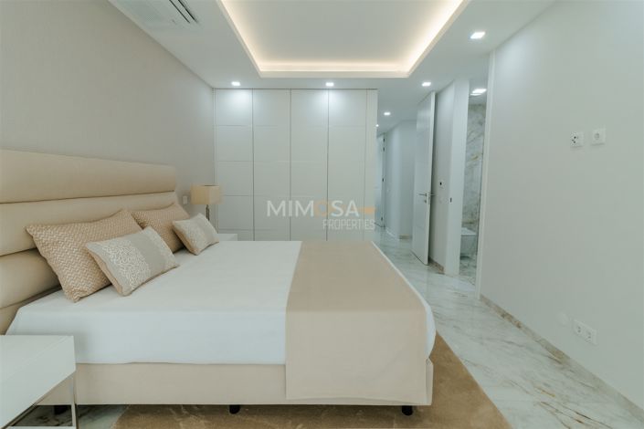 Image No.17-4 Bed Flat for sale