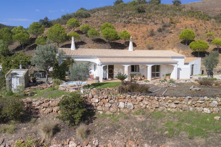Image No.1-4 Bed Property for sale