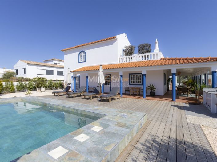 Image No.11-5 Bed House for sale