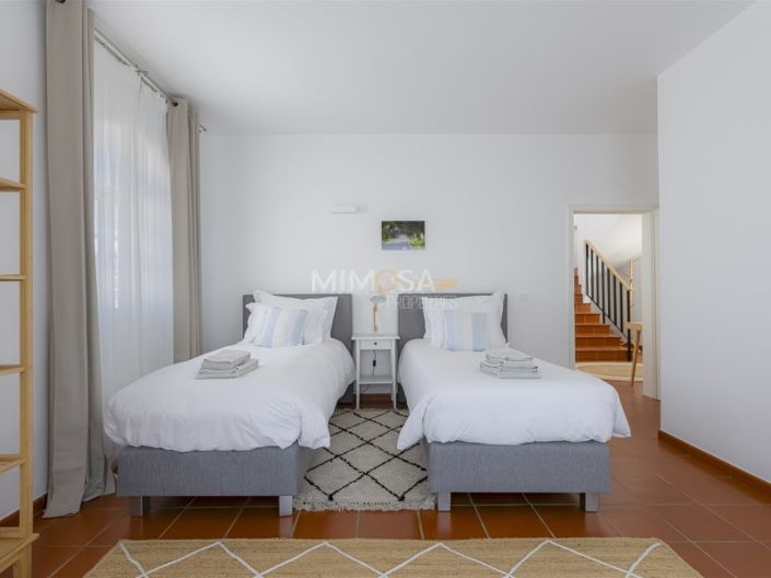 Image No.20-5 Bed House for sale