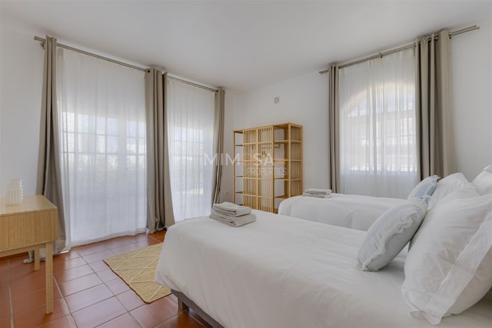 Image No.21-5 Bed House for sale