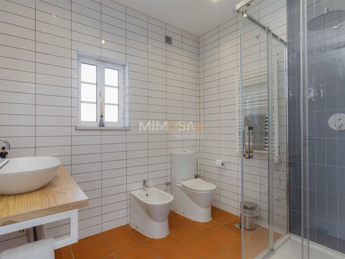 Image No.26-5 Bed House for sale