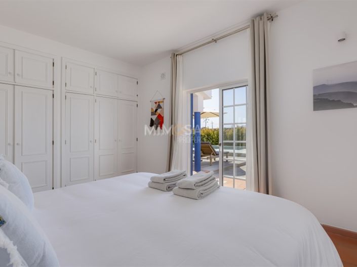 Image No.28-5 Bed House for sale