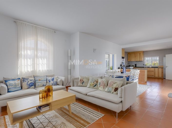 Image No.3-5 Bed House for sale