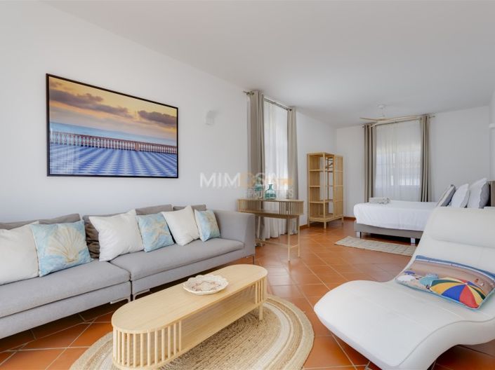 Image No.32-5 Bed House for sale