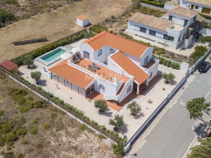 Image No.36-5 Bed House for sale