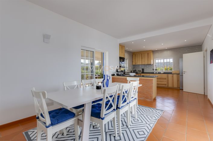 Image No.5-5 Bed House for sale