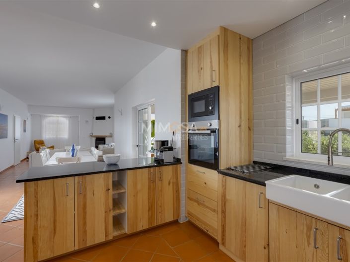 Image No.7-5 Bed House for sale