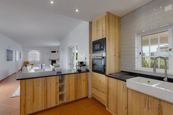 Image No.7-5 Bed House for sale