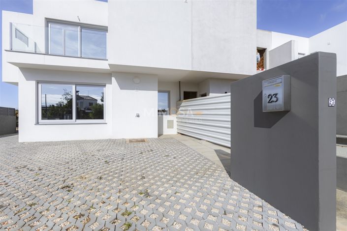 Image No.3-Propriété de 3 chambres à vendre à Lagos