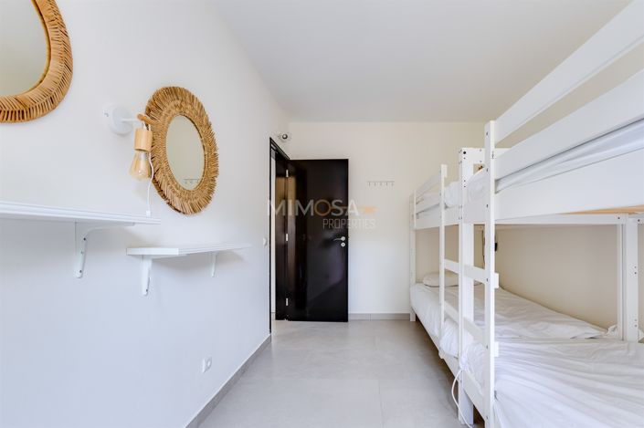 Image No.17-2 Bed House for sale