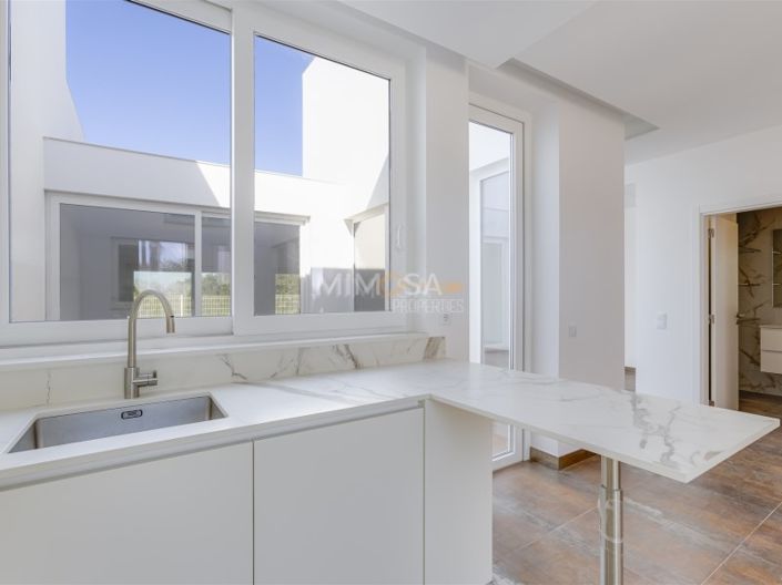 Image No.13-3 Bed House for sale