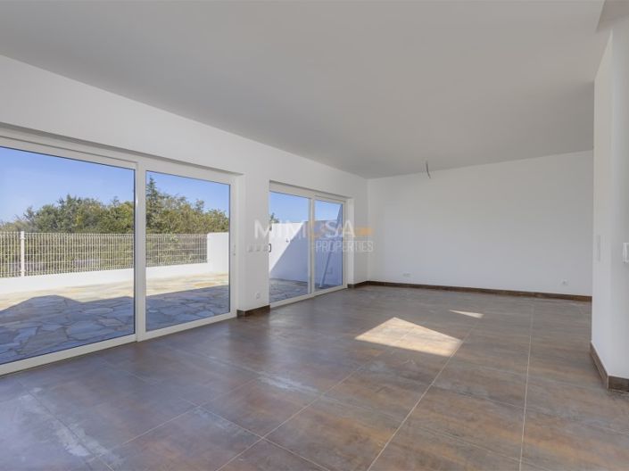 Image No.17-3 Bed House for sale