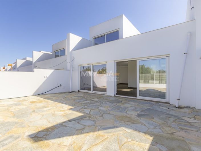 Image No.19-3 Bed House for sale