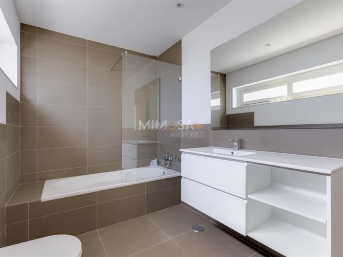 Image No.26-3 Bed House for sale
