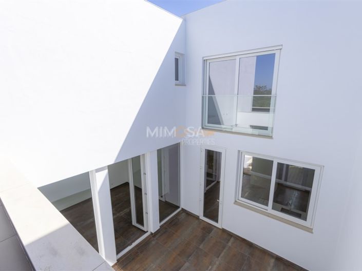 Image No.35-3 Bed House for sale