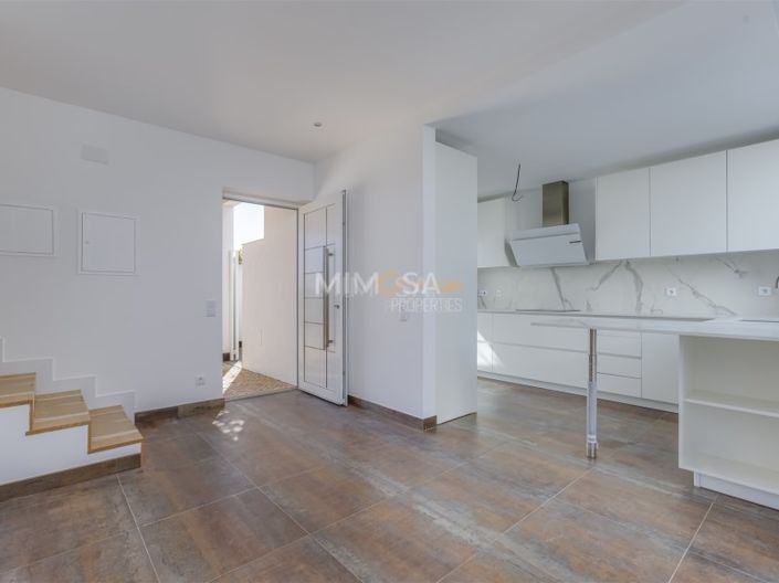 Image No.7-3 Bed House for sale