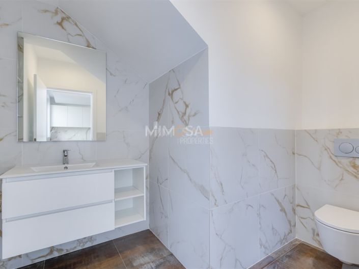 Image No.8-3 Bed House for sale