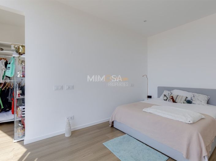 Image No.13-4 Bed House for sale