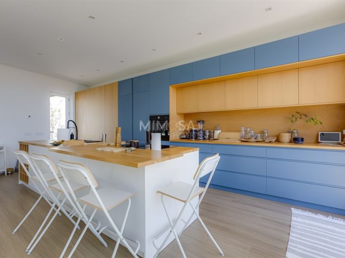Image No.20-4 Bed House for sale
