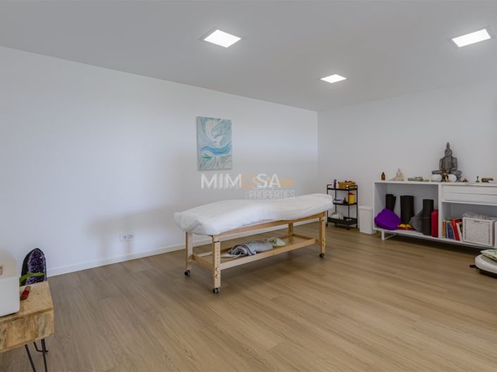 Image No.29-4 Bed House for sale