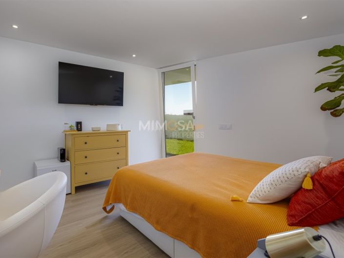 Image No.7-4 Bed House for sale