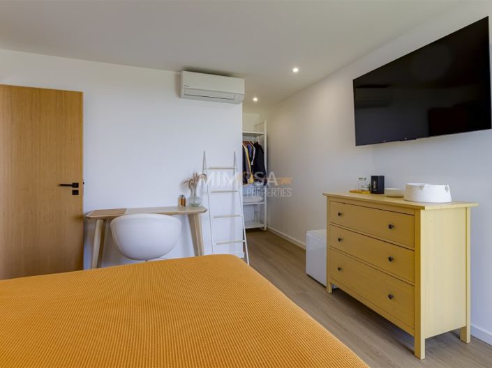 Image No.8-4 Bed House for sale