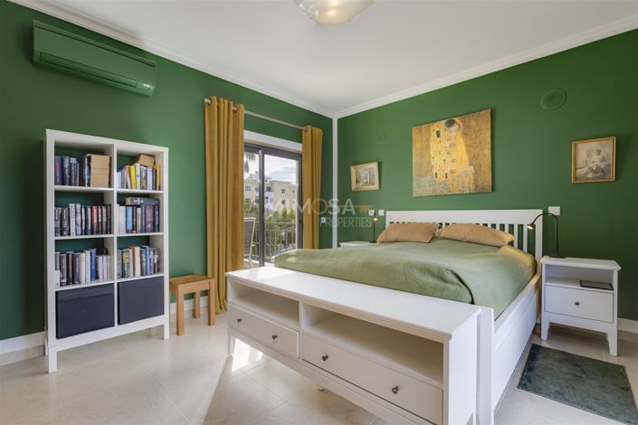 Image No.12-3 Bed Flat for sale