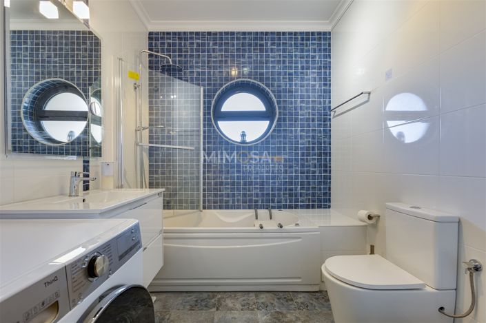 Image No.22-3 Bed Flat for sale