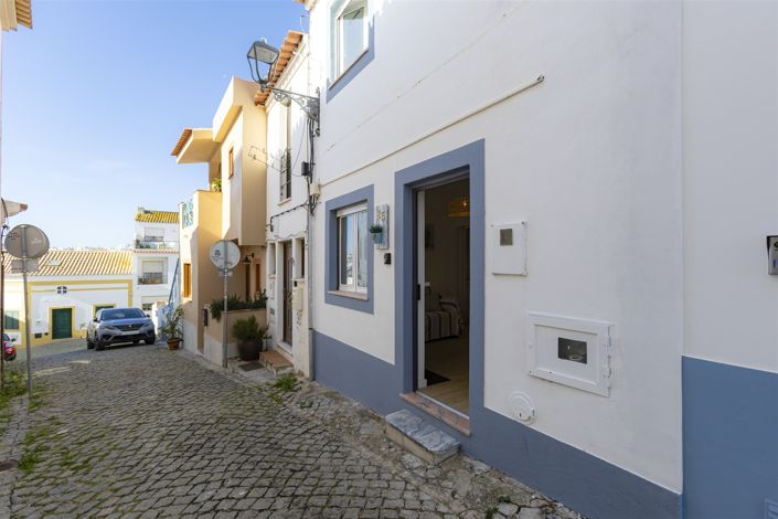Image No.1-1 Bed Property for sale