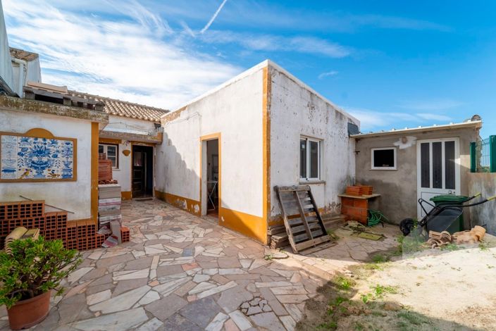Image No.1-3 Bed House for sale