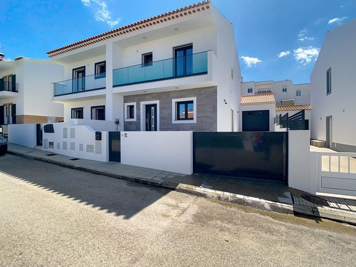 Image No.1-3 Bed Property for sale