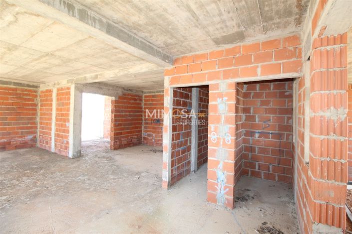 Image No.13-4 Bed Property for sale