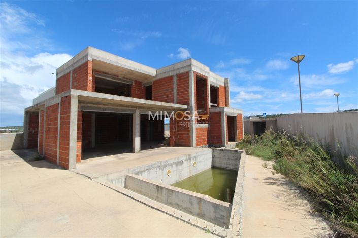 Image No.3-4 Bed Property for sale