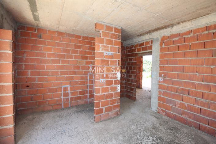 Image No.8-4 Bed Property for sale