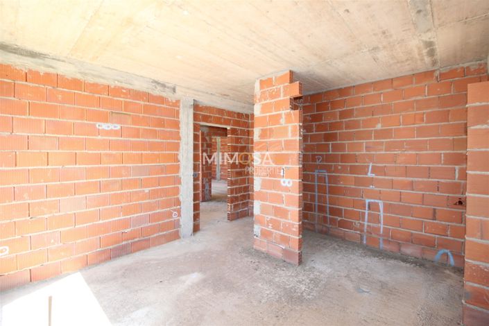 Image No.9-4 Bed Property for sale