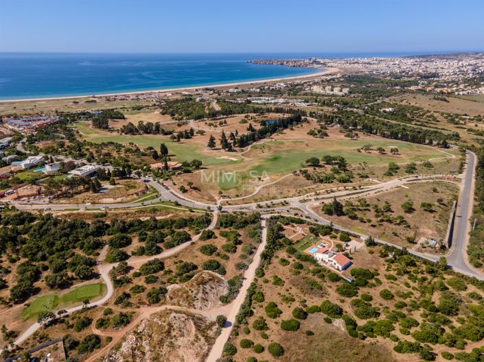 Image No.20-4 Bed Property for sale