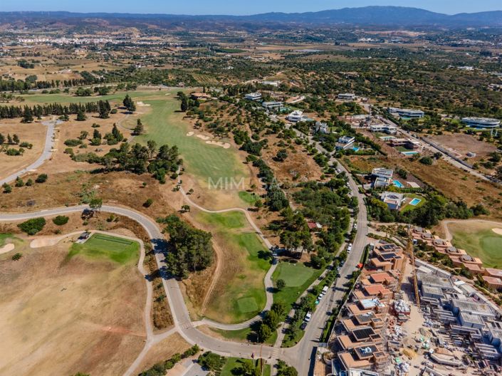 Image No.19-4 Bed House for sale