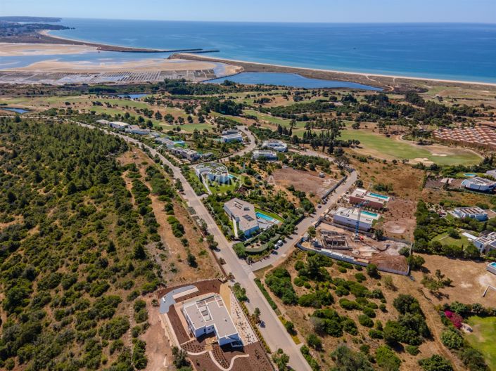 Image No.5-4 Bed House for sale