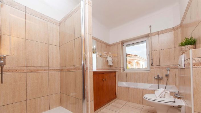 Image No.10-Maison de 6 chambres à vendre à Odiáxere