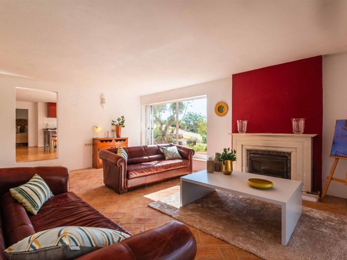 Image No.18-5 Bed House for sale