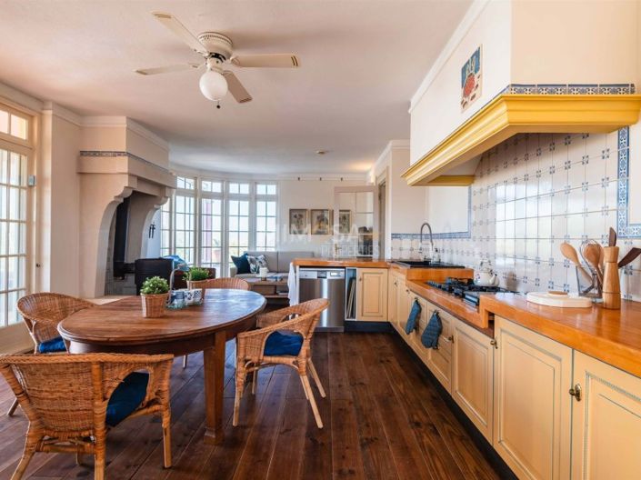 Image No.6-5 Bed House for sale