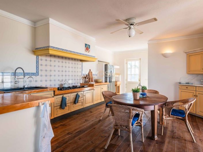Image No.7-5 Bed House for sale