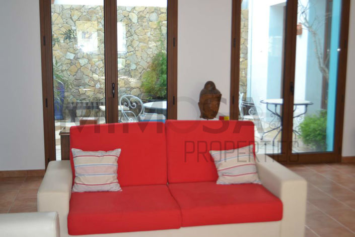 Image No.7-7 Bed House for sale