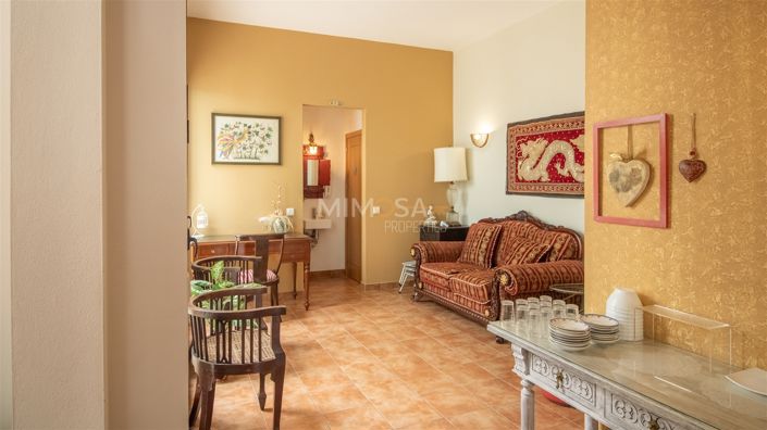 Image No.7-7 Bed House for sale