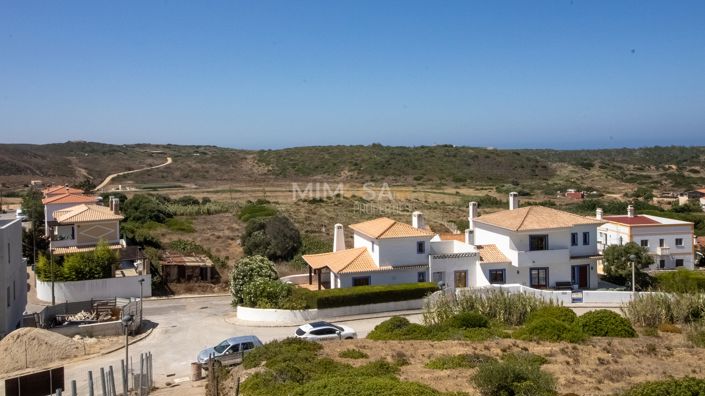 Image No.12-3 Bed Property for sale