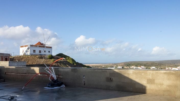 Image No.14-3 Bed Property for sale