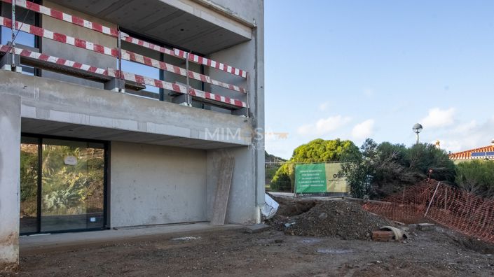 Image No.17-3 Bed Property for sale