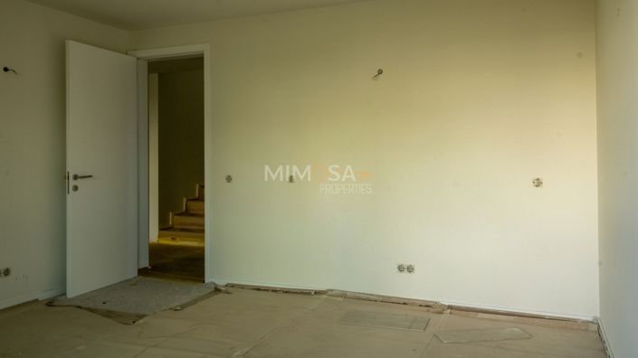 Image No.22-3 Bed Property for sale