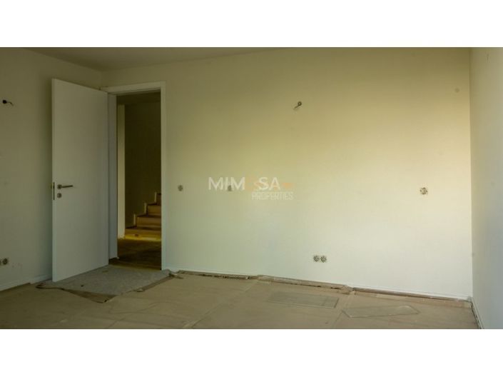 Image No.22-2 Bed House for sale